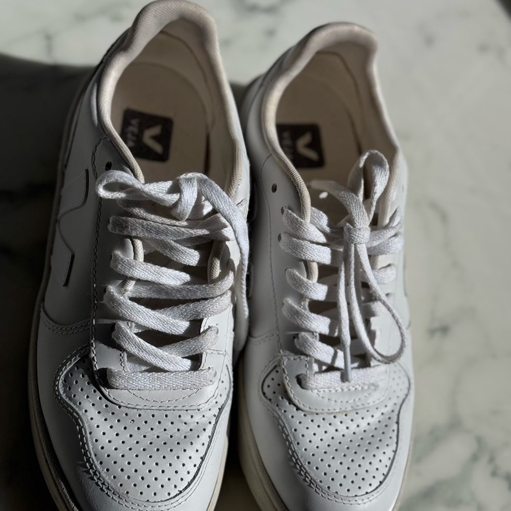Veja White Leather Sneakers - Picture 6 of 7